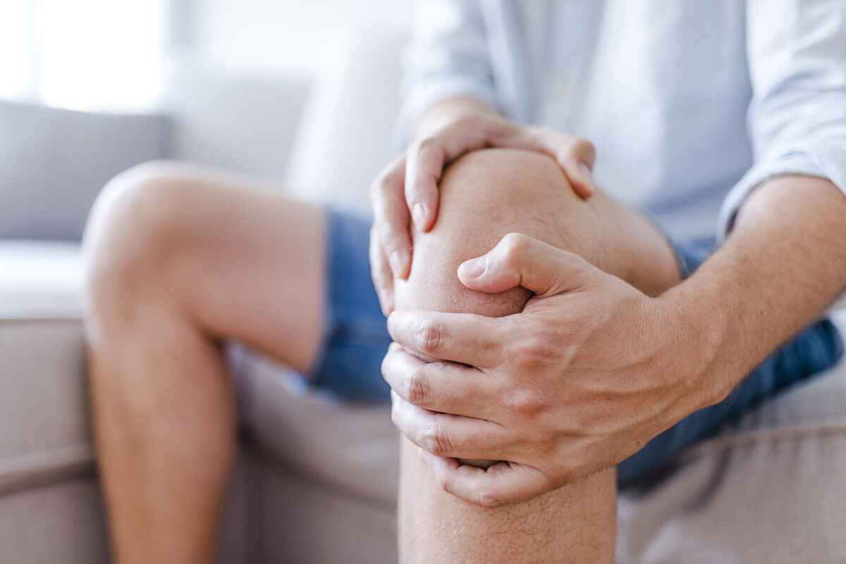 Man with knee pain